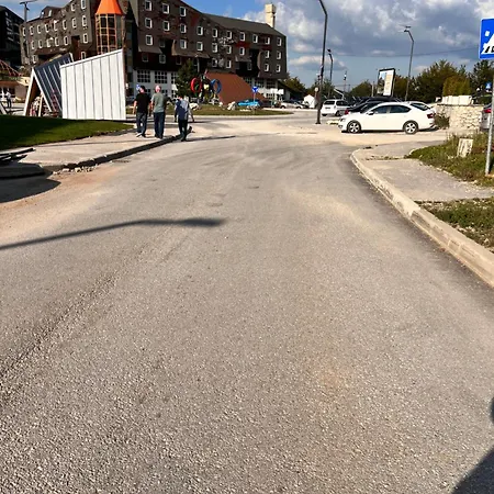 The New Wild Sa Garaznim Mjestom *