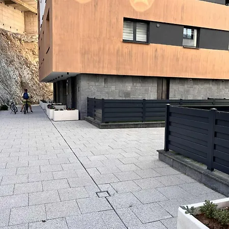 The New Wild Sa Garaznim Mjestom Διαμέρισμα Bjelašnica